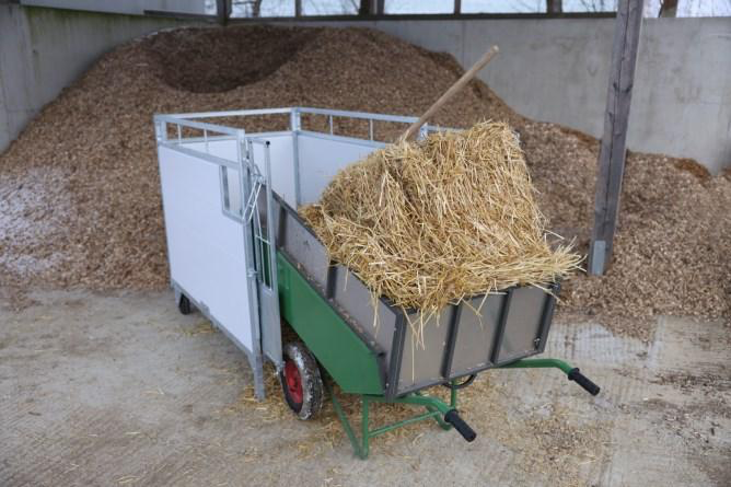 KERBL-Kaelberbox-Premium-mit-schwenkbarem-Boden-K-14616-5_1920x1920.webp