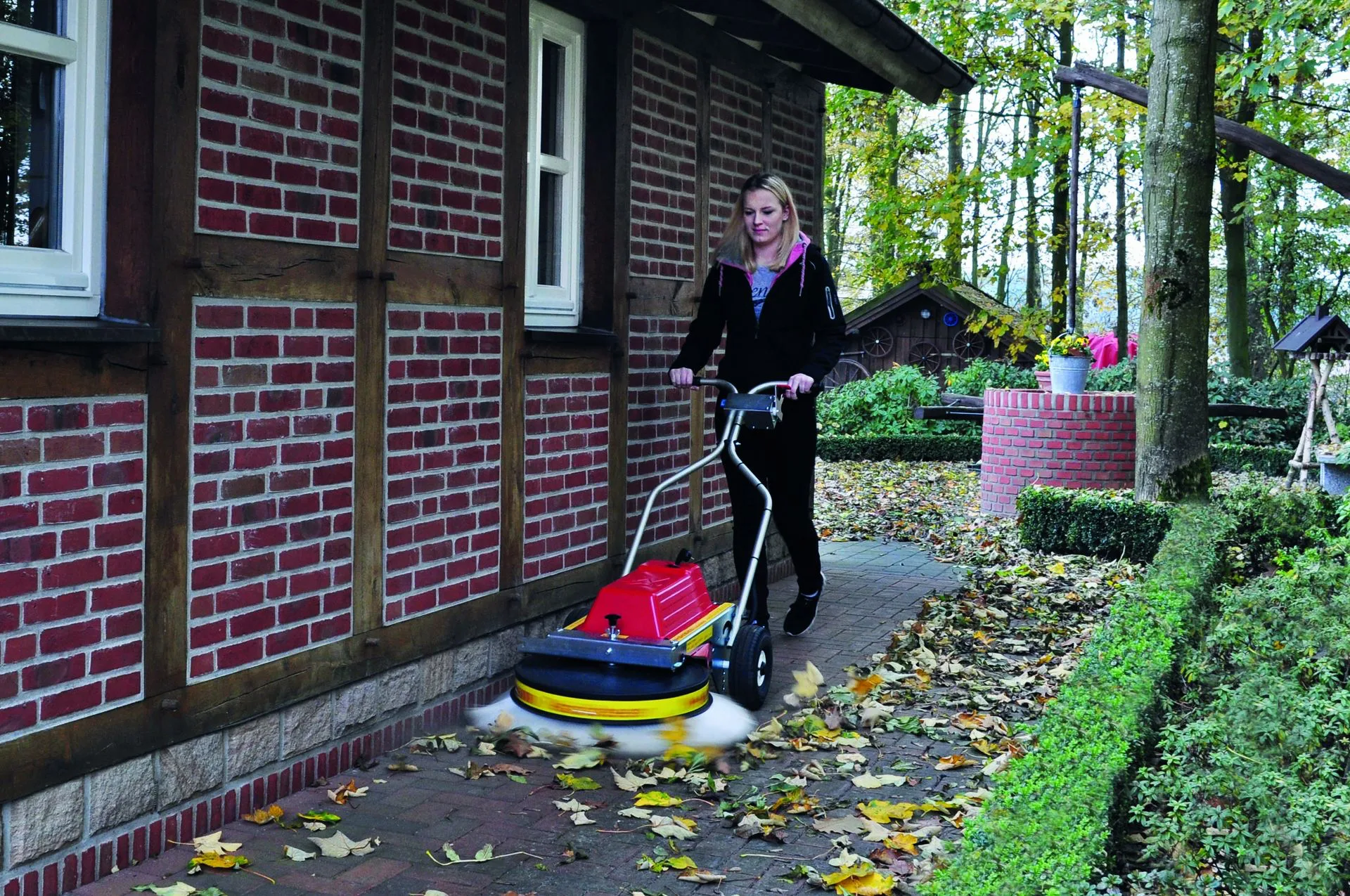 Westermann_WR870_Akku_Hausweg.webp