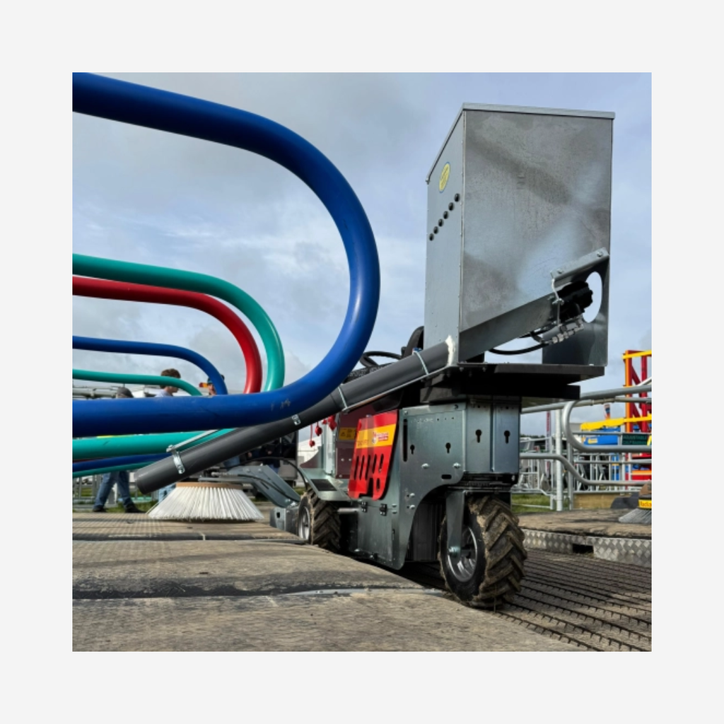 Kalk- / Futter-Einstreuvorrichtung